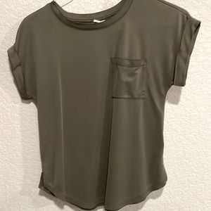 a new day olive army green xs womens tee short sleeve shirt wrinkle free 🌁
